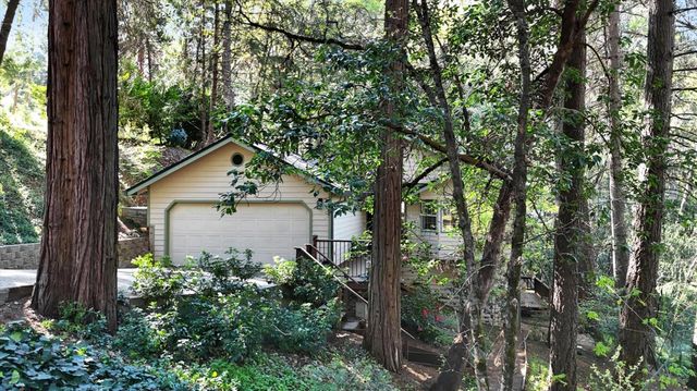 10901 Footwall Dr, Grass Valley, CA 95945