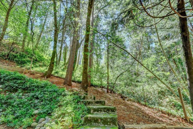 10901 Footwall Dr, Grass Valley, CA 95945