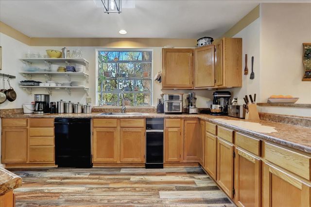 10901 Footwall Dr, Grass Valley, CA 95945