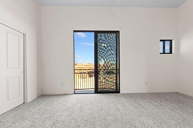 97 S Crown Plaza, Vail, AZ 85641