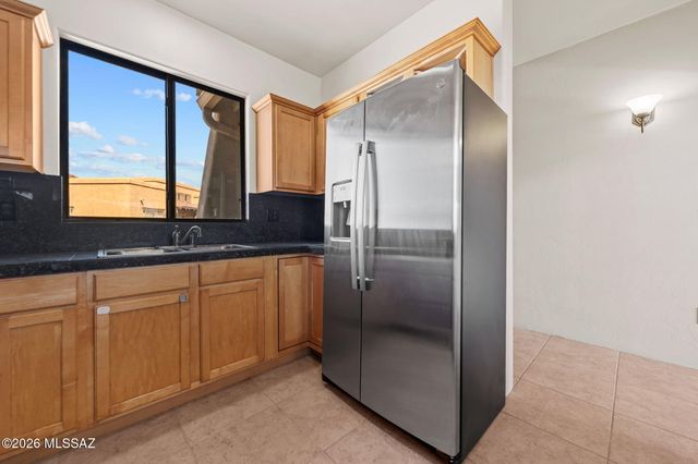 97 S Crown Plaza, Vail, AZ 85641