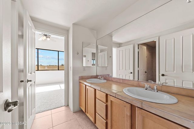 97 S Crown Plaza, Vail, AZ 85641