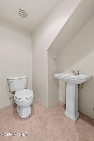 97 S Crown Plaza, Vail, AZ 85641