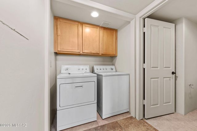 97 S Crown Plaza, Vail, AZ 85641