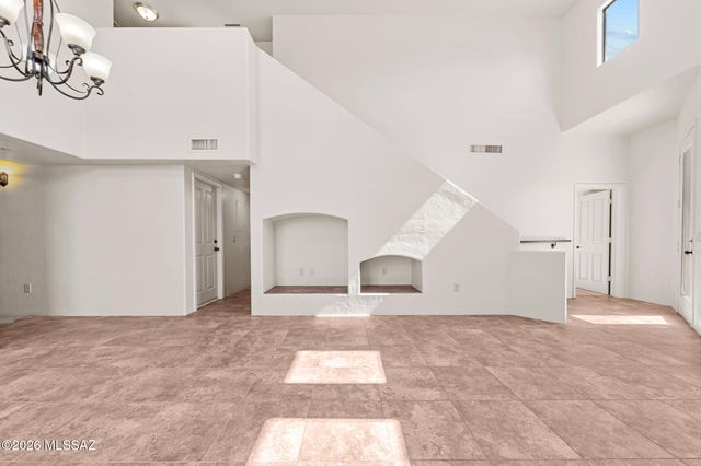 97 S Crown Plaza, Vail, AZ 85641