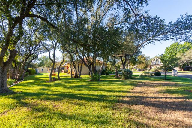 219 Turtle BND, Georgetown, TX 78628