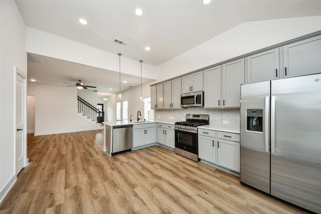 8046 Kay Harbor Drive, Cypress, TX 77433