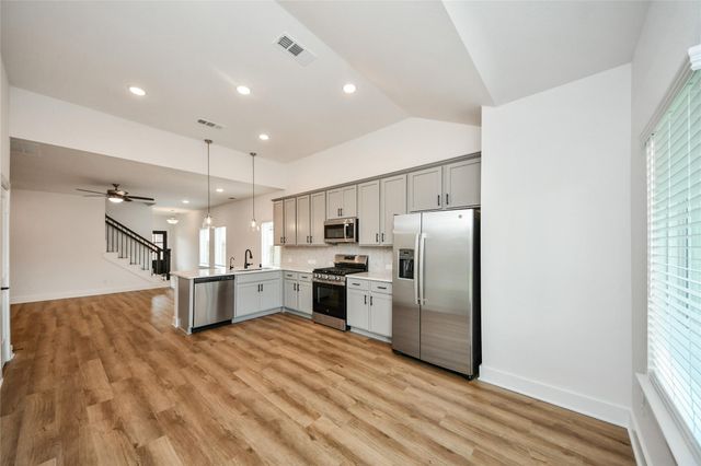 8046 Kay Harbor Drive, Cypress, TX 77433