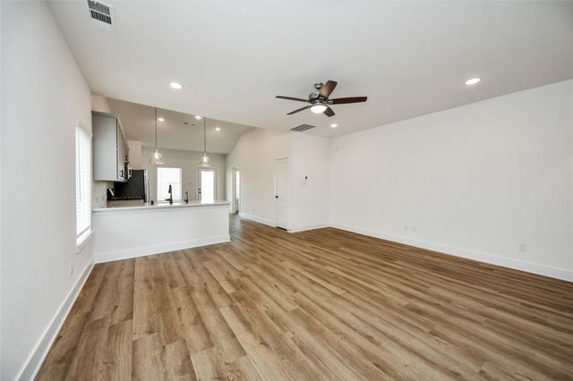 8046 Kay Harbor Drive, Cypress, TX 77433