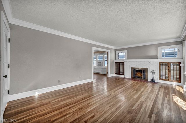 1306 Hathaway Avenue, Lakewood, OH 44107