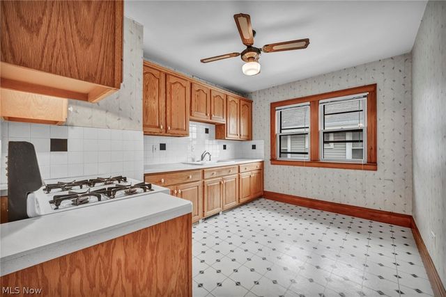 1306 Hathaway Avenue, Lakewood, OH 44107