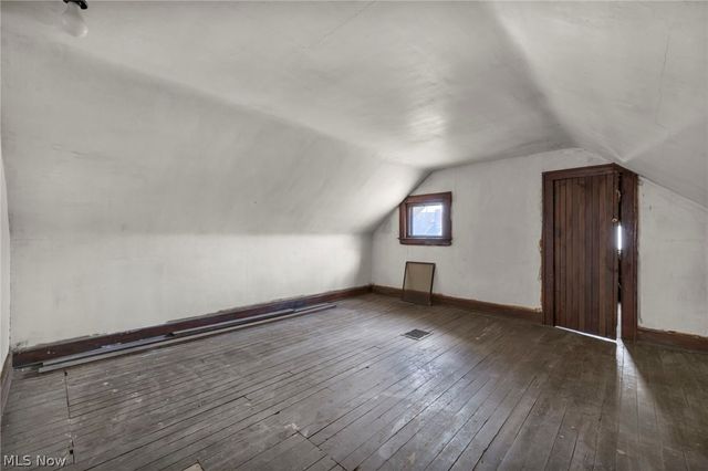 1306 Hathaway Avenue, Lakewood, OH 44107