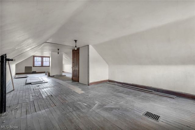 1306 Hathaway Avenue, Lakewood, OH 44107