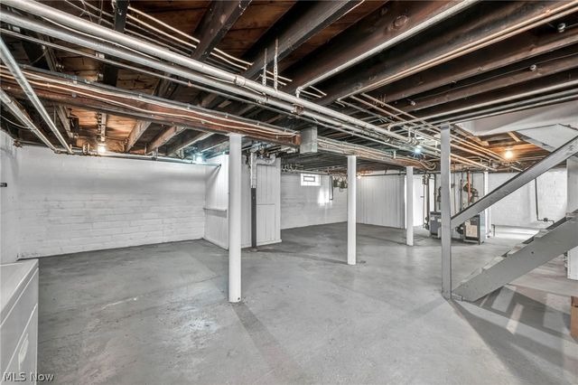 1306 Hathaway Avenue, Lakewood, OH 44107