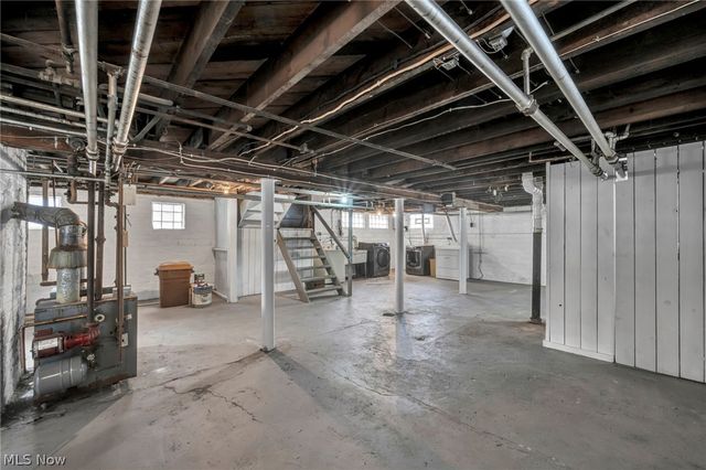 1306 Hathaway Avenue, Lakewood, OH 44107