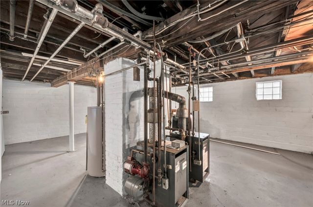 1306 Hathaway Avenue, Lakewood, OH 44107