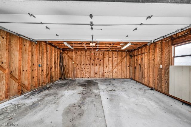 1306 Hathaway Avenue, Lakewood, OH 44107