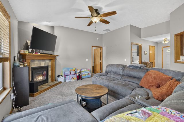 3527 W Vincent Drive, Springfield, MO 65810