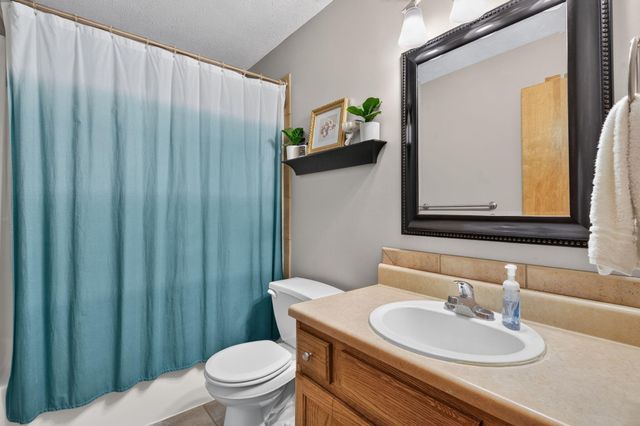 3527 W Vincent Drive, Springfield, MO 65810