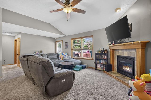 3527 W Vincent Drive, Springfield, MO 65810