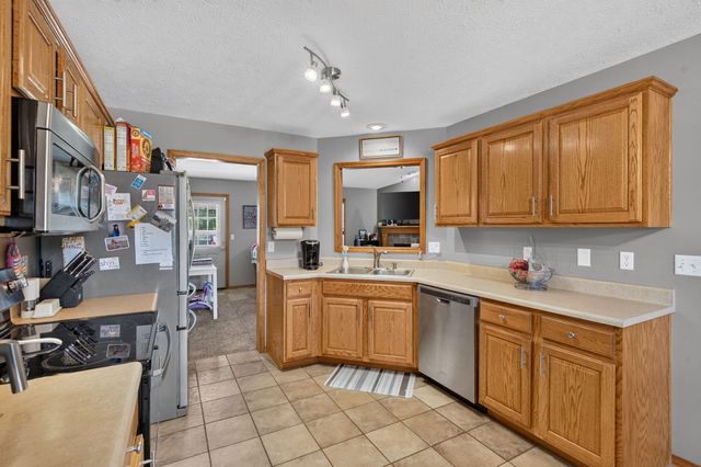 3527 W Vincent Drive, Springfield, MO 65810