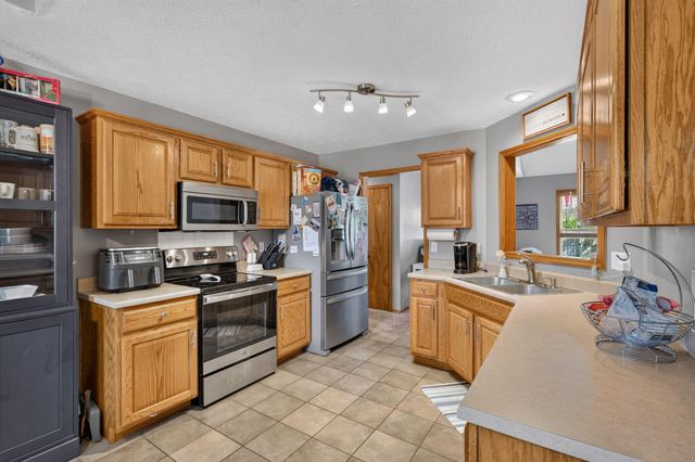 3527 W Vincent Drive, Springfield, MO 65810