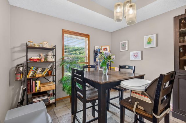 3527 W Vincent Drive, Springfield, MO 65810