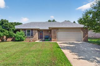 3527 W Vincent Drive, Springfield, MO 65810