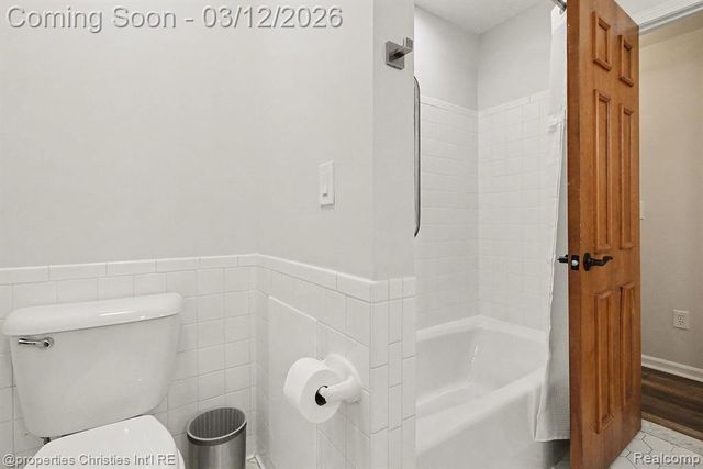 42160 Woodward Avenue 86, Bloomfield Hills, MI 48304