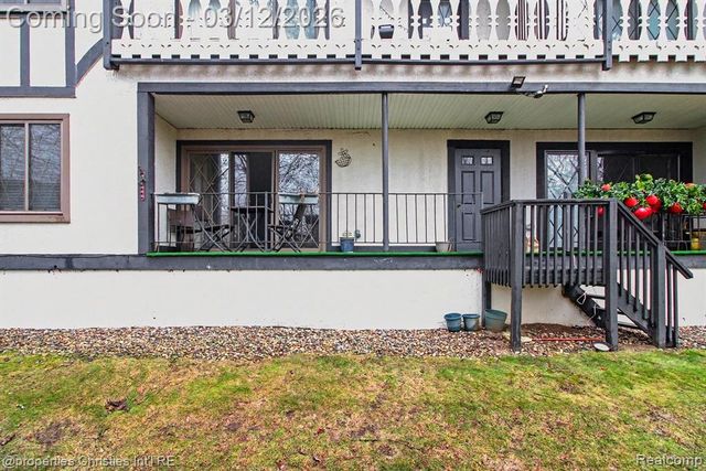 42160 Woodward Avenue 86, Bloomfield Hills, MI 48304