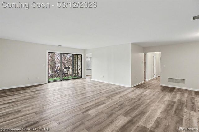 42160 Woodward Avenue 86, Bloomfield Hills, MI 48304