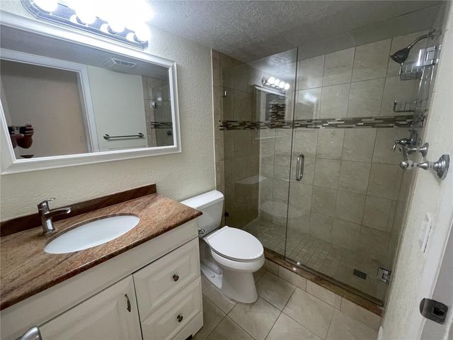 1361 SNELL ISLE BOULEVARD NE 6, St Petersburg, FL 33704