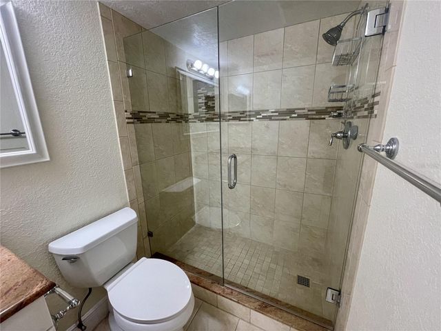 1361 SNELL ISLE BOULEVARD NE 6, St Petersburg, FL 33704