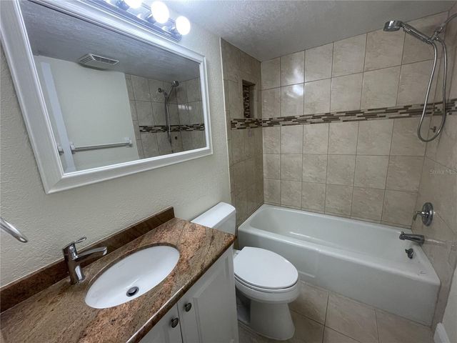 1361 SNELL ISLE BOULEVARD NE 6, St Petersburg, FL 33704