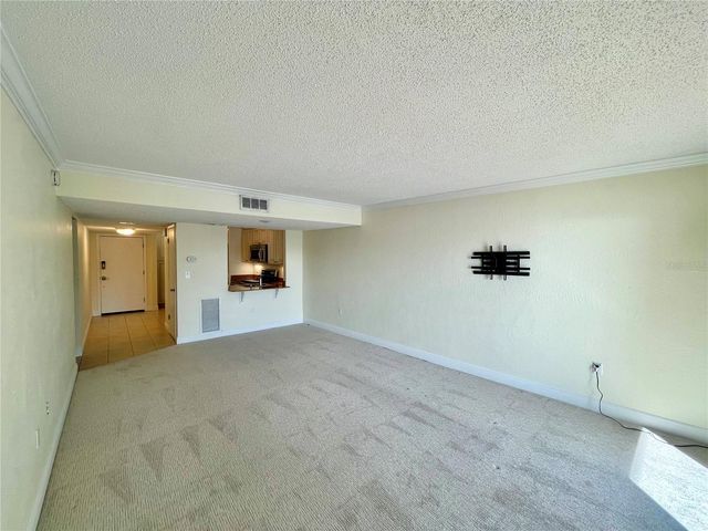 1361 SNELL ISLE BOULEVARD NE 6, St Petersburg, FL 33704