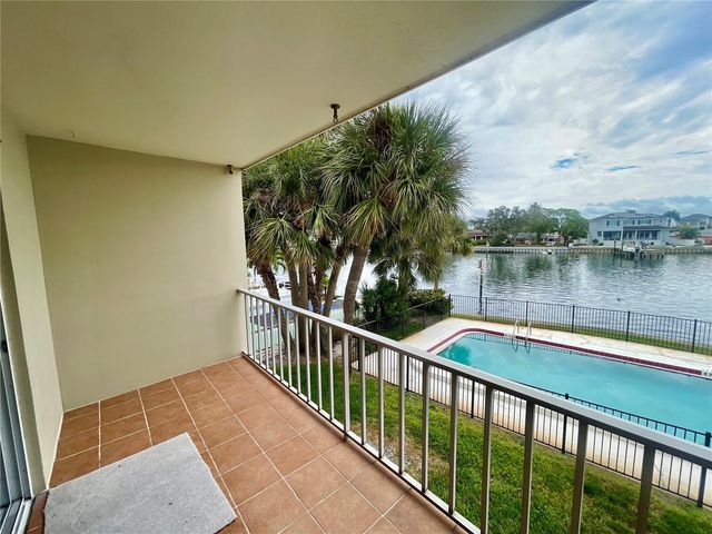 1361 SNELL ISLE BOULEVARD NE 6, St Petersburg, FL 33704