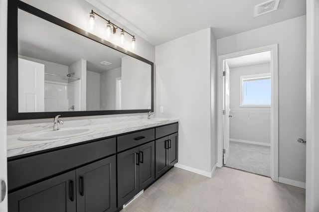 6797 28th Street S, Fargo, ND 58104