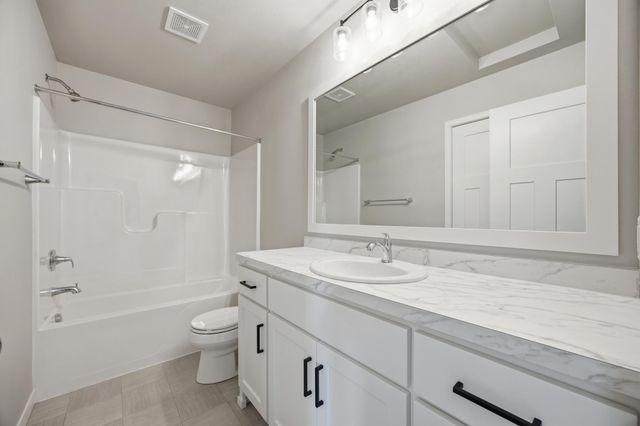 6797 28th Street S, Fargo, ND 58104