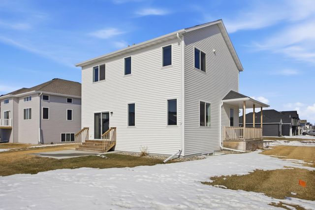 6797 28th Street S, Fargo, ND 58104