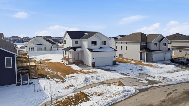 6797 28th Street S, Fargo, ND 58104