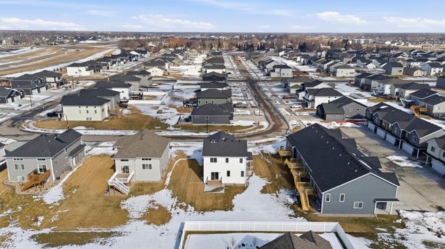 6797 28th Street S, Fargo, ND 58104