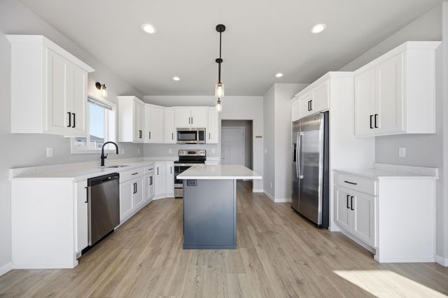 6797 28th Street S, Fargo, ND 58104