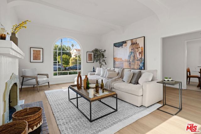 1518 S Durango Avenue, Los Angeles, CA 90035