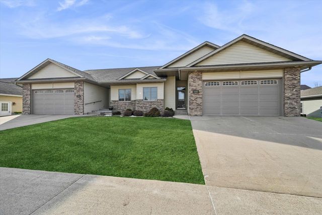 1502 SE 1st Street, Waverly, IA 50677