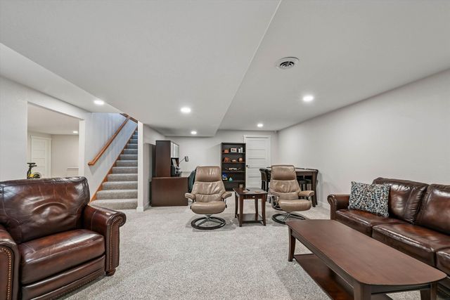 1502 SE 1st Street, Waverly, IA 50677