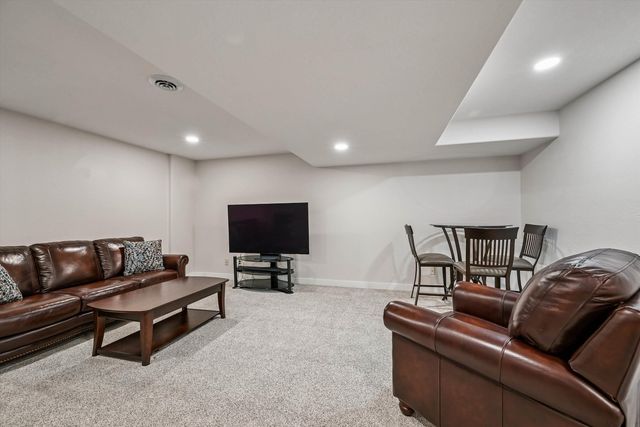 1502 SE 1st Street, Waverly, IA 50677