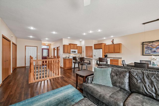 1502 SE 1st Street, Waverly, IA 50677