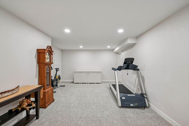 1502 SE 1st Street, Waverly, IA 50677