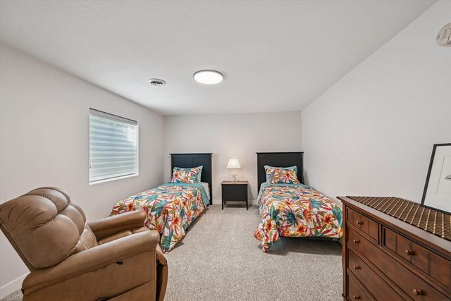 1502 SE 1st Street, Waverly, IA 50677