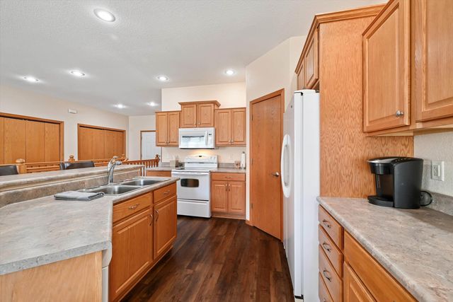 1502 SE 1st Street, Waverly, IA 50677